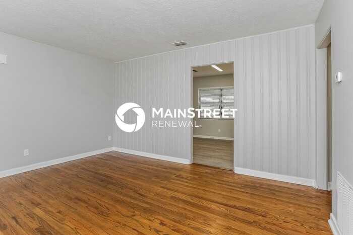 4435 Fairview Avenue - Photo 2 of 17