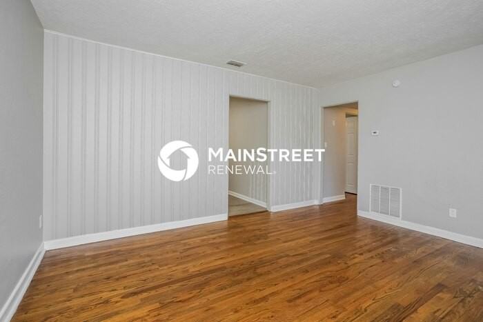 4435 Fairview Avenue - Photo 4 of 17