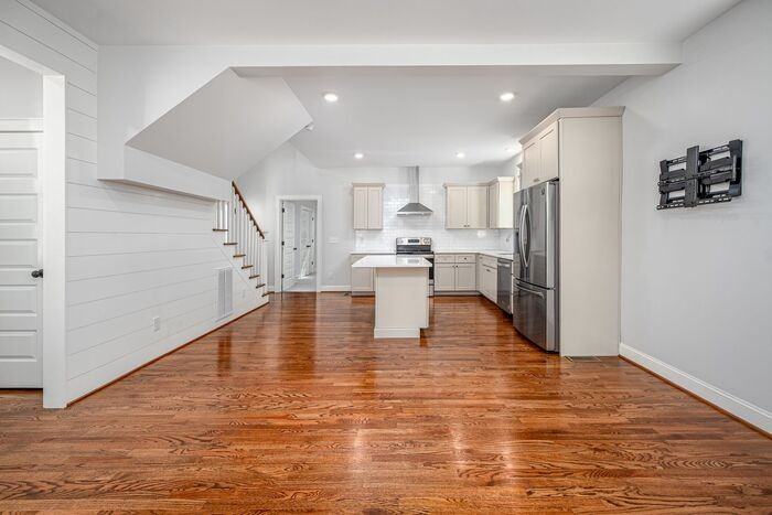 303 Truce St - Photo 3 of 21