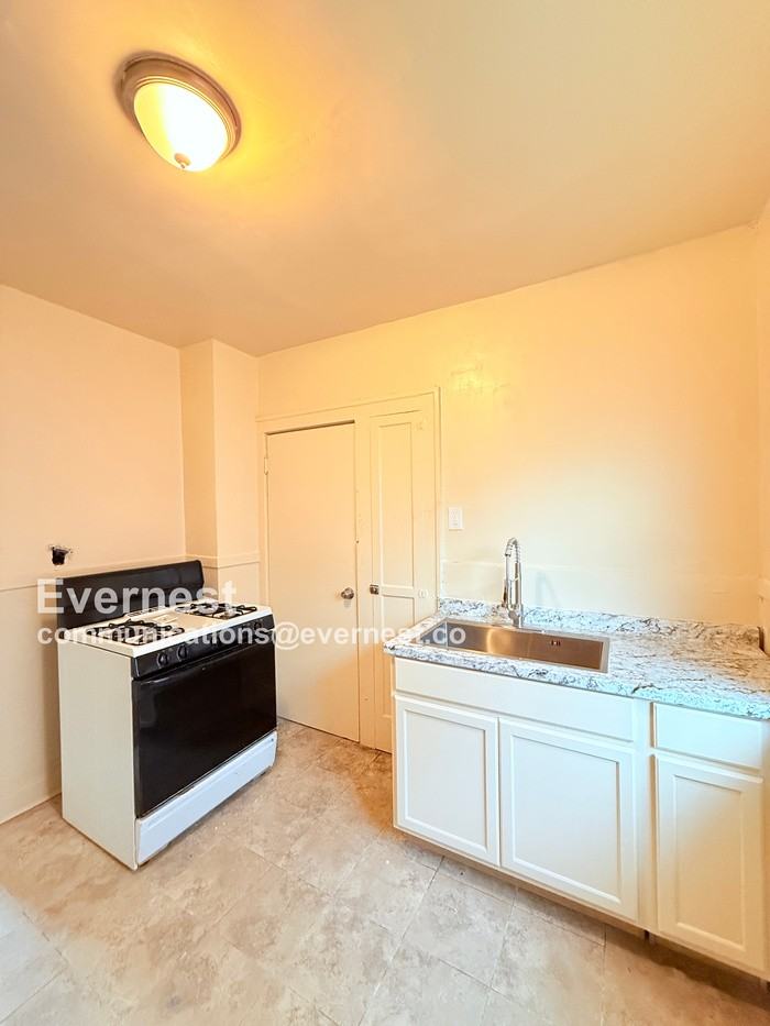 12021 Stoepel St - Photo 2 of 23