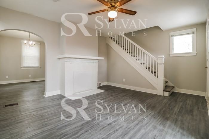 337 Parallel Ave - Photo 2 of 15