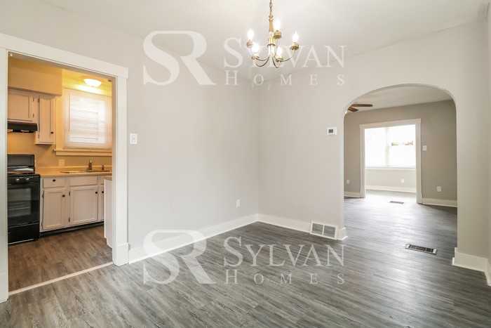 337 Parallel Ave - Photo 6 of 15