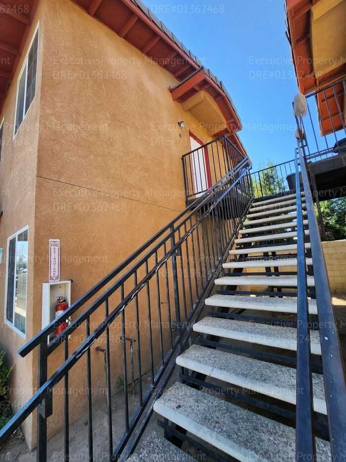 117 N St #8 - Photo 3 of 29