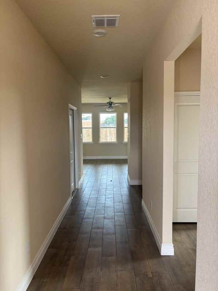 105 Troubadour Ln - Photo 2 of 10