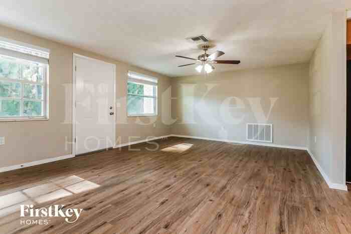 2912 Puma Dr - Photo 3 of 15