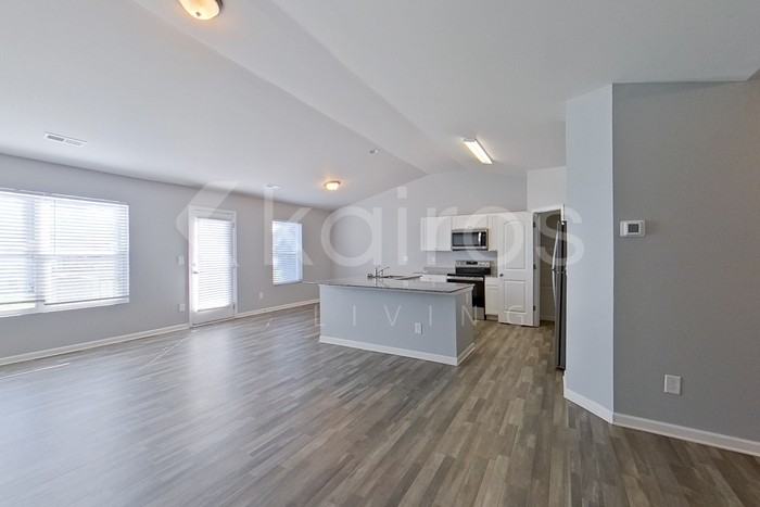 1190 Silvertrace Dr - Photo 4 of 24