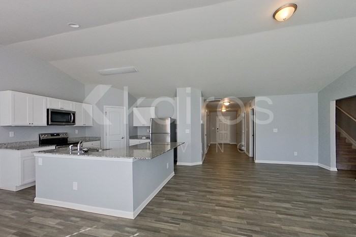 1190 Silvertrace Dr - Photo 7 of 24