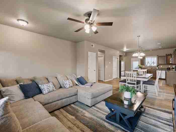 5332 Gannet Ln - Photo 3 of 10