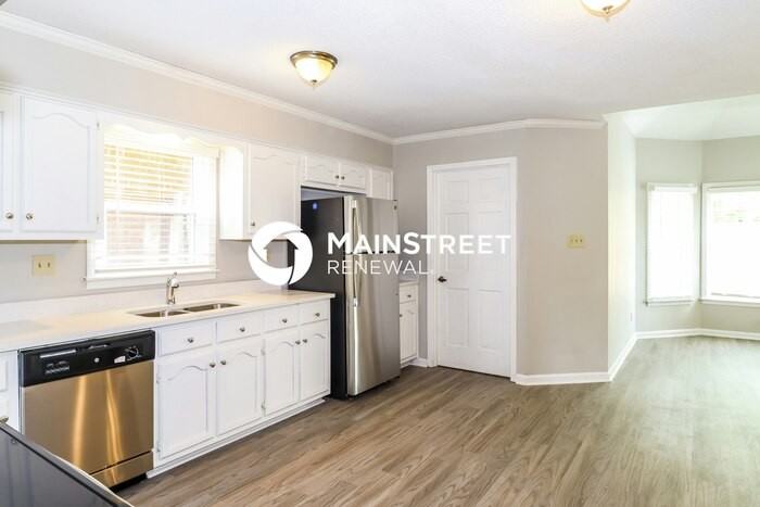 6753 Devenshire Lane - Photo 7 of 17