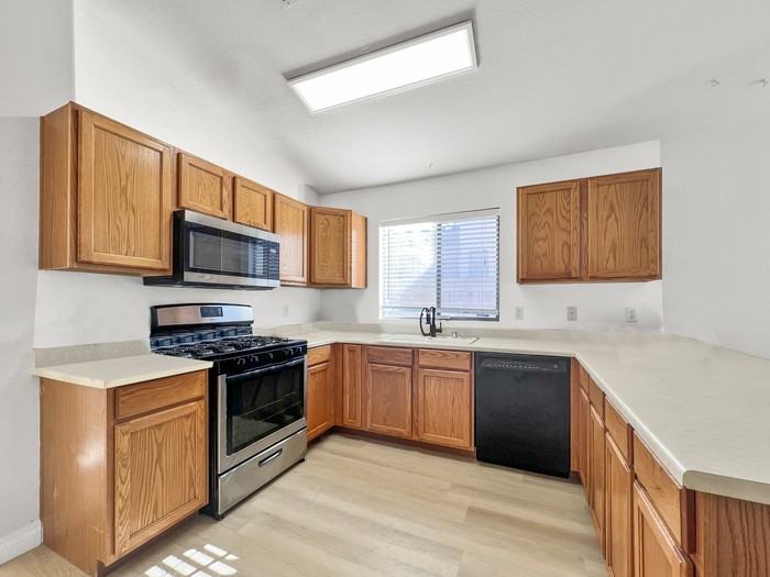 7872 March Brown Ave - Photo 4 of 26