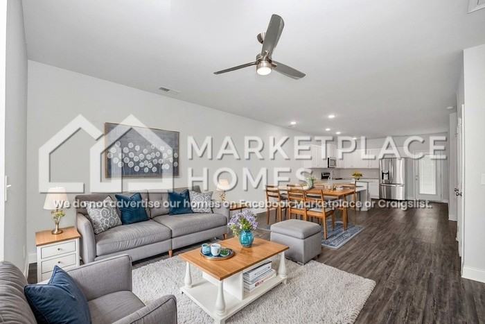 417 Edgebrook Drive - Photo 4 of 26