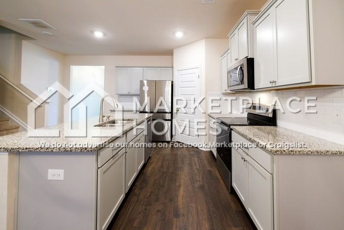 559 Post Oak Ln - Photo 7 of 40