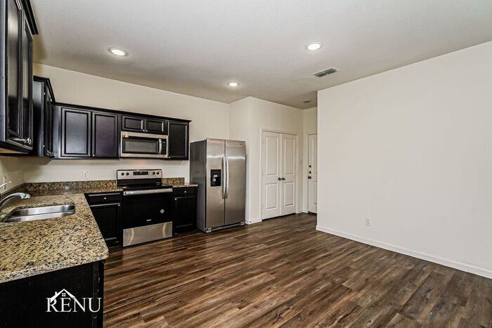 6017 Mojave Dr - Photo 3 of 17