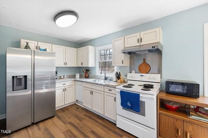 825 Parkwood St - Photo 5 of 5