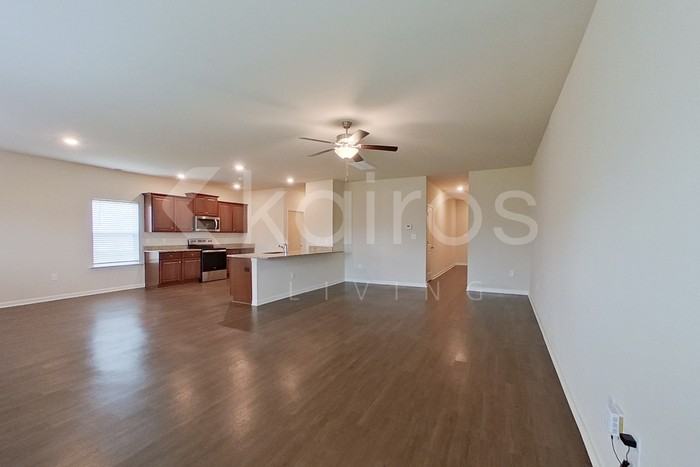 1067 Pilgrim Ln - Photo 4 of 22