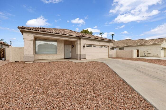 8312 N 56th Ln - Photo 2 of 27