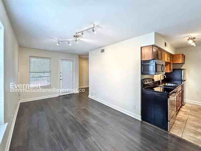 2020 S Congress Ave #1110 - Photo 2 of 11