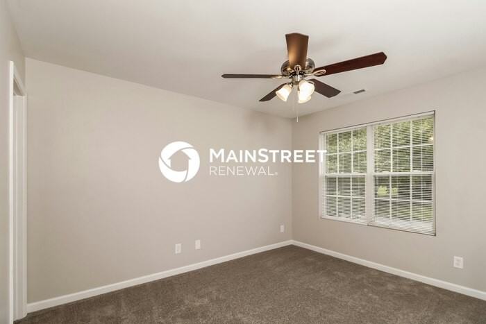 3921 Springbrook Dr - Photo 5 of 17