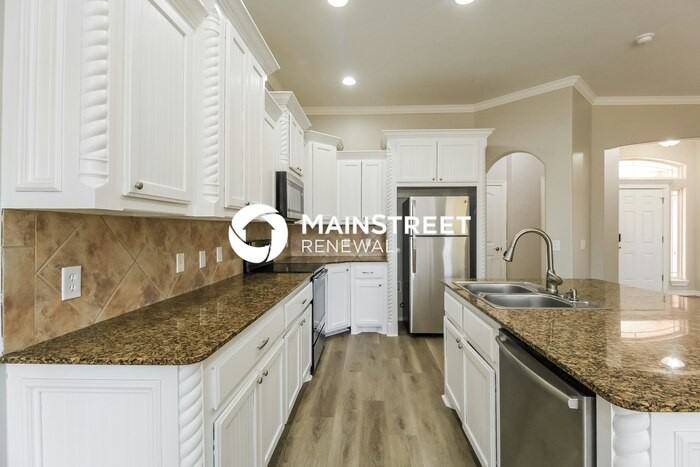 2409 Nw 152nd St - Photo 4 of 16