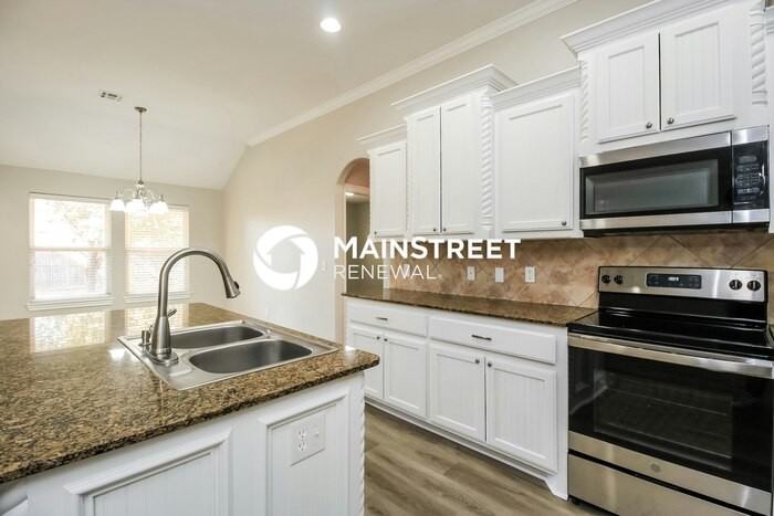 2409 Nw 152nd St - Photo 5 of 16