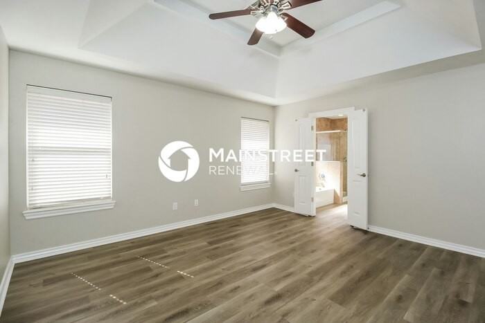 2409 Nw 152nd St - Photo 6 of 16