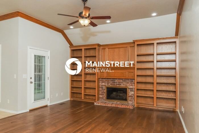 2709 Berkley Dr - Photo 3 of 16