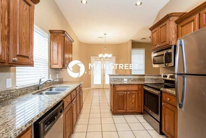 641 Sw 161st St - Photo 7 of 15