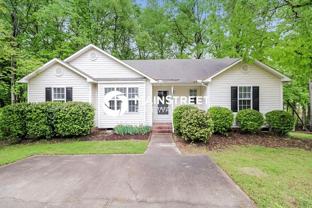 120 Biltmore Dr - Photo 1 of 1