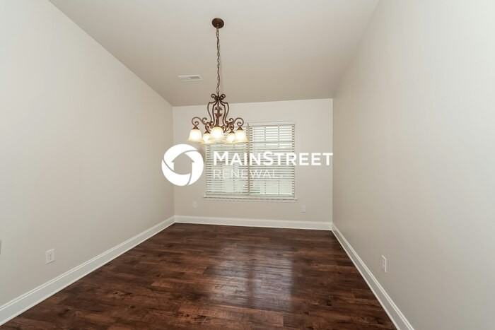 980 Clover Ave - Photo 4 of 18