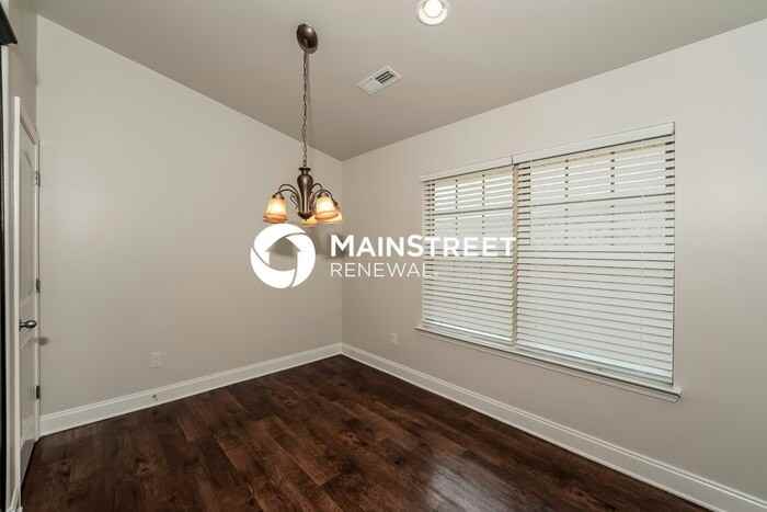 980 Clover Ave - Photo 5 of 18