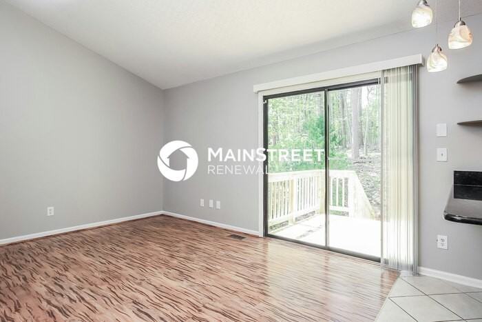 7809 Foxwood Dr - Photo 4 of 17