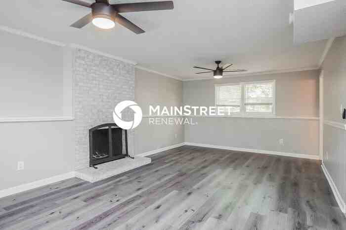 7809 Foxwood Dr - Photo 7 of 17