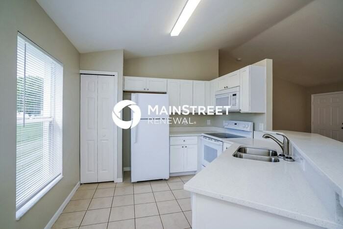 2050 Northwest 7th Terrace - Photo 6 of 16