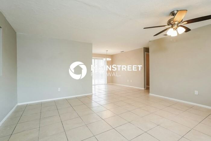 19 Kingsman Circle - Photo 3 of 16