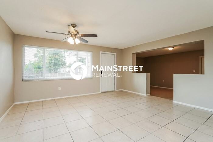 19 Kingsman Circle - Photo 4 of 16