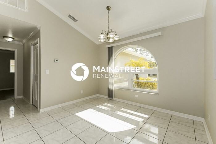 1045 Albany Ave - Photo 4 of 16