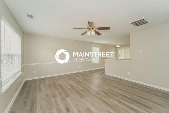 11126 Amber Glen Dr - Photo 4 of 17