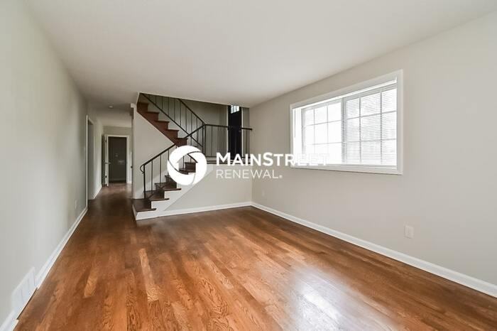 4521 Tammy Ln - Photo 3 of 17