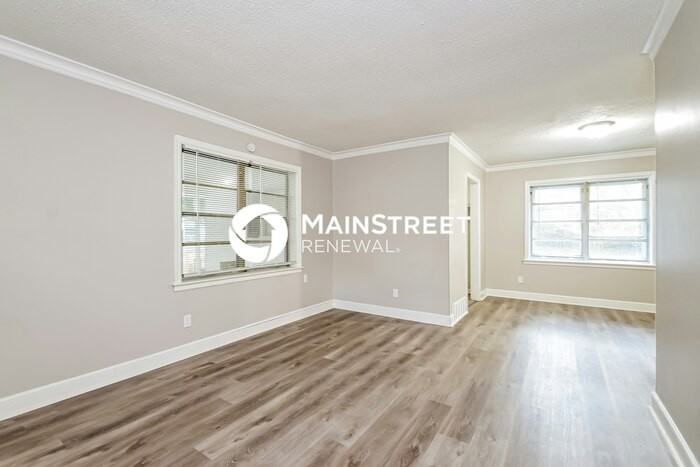 5041 Davis Cove - Photo 3 of 16