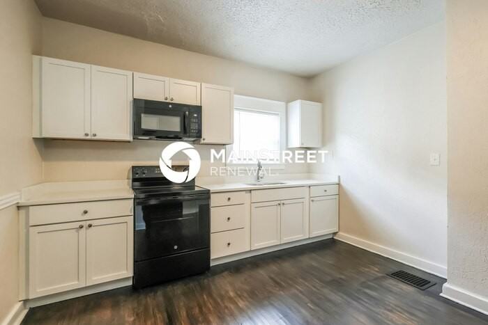 637 Lindell Ave - Photo 7 of 20