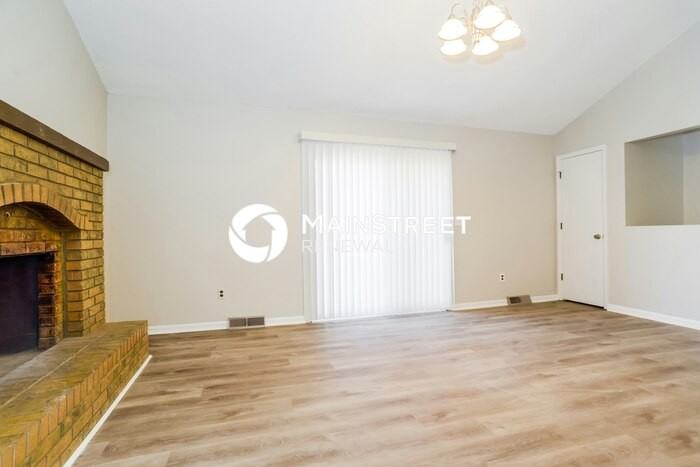 305 Southeast Westminister Road - Photo 5 of 17