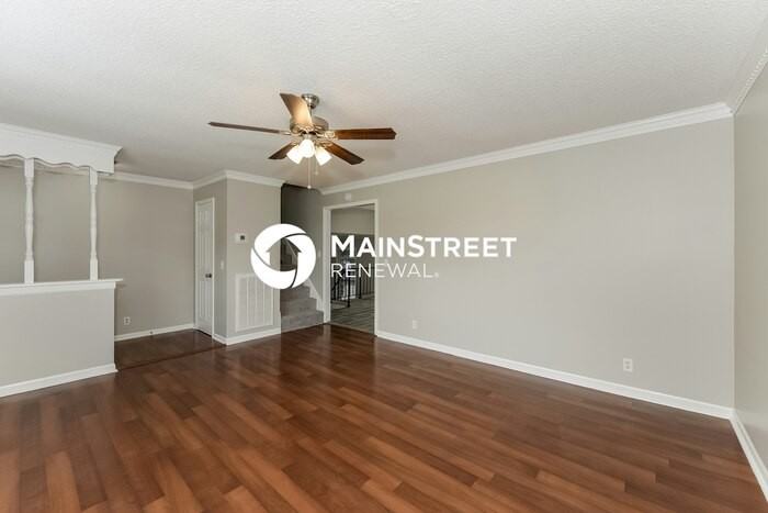 3216 Country Lawn Drive - Photo 2 of 18