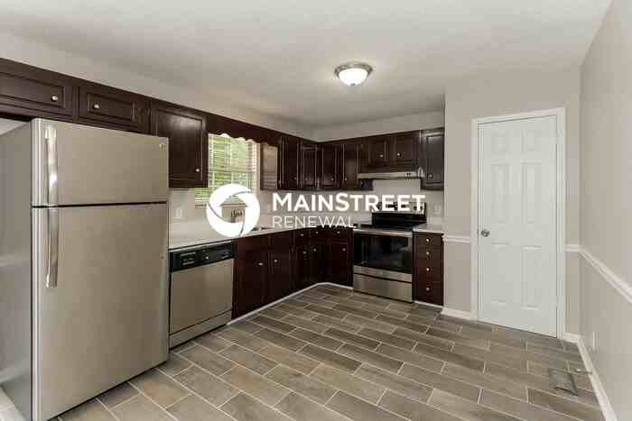 3216 Country Lawn Drive - Photo 3 of 18