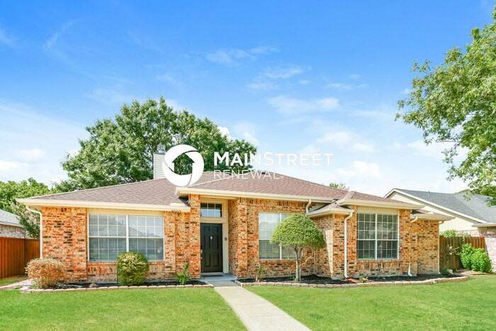 8102 Lake Bend Dr - Photo 2 of 16