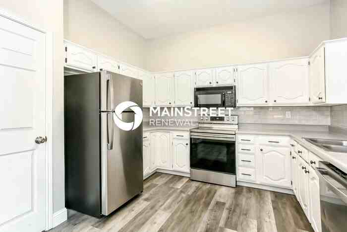 8102 Lake Bend Dr - Photo 6 of 16