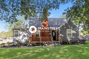 featured image of 5212 N Spruce Ave