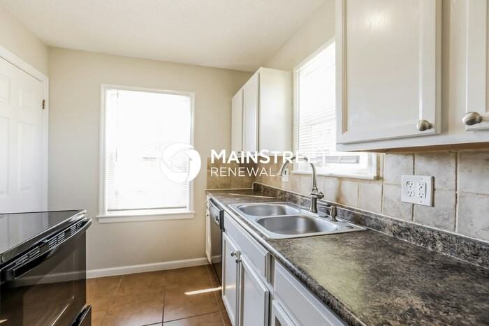 5212 North Spruce Avenue - Photo 6 of 18