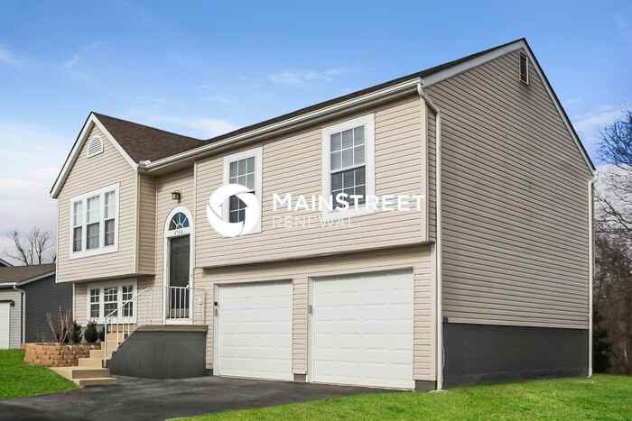 4784 Orangeburg Drive - Photo 2 of 17