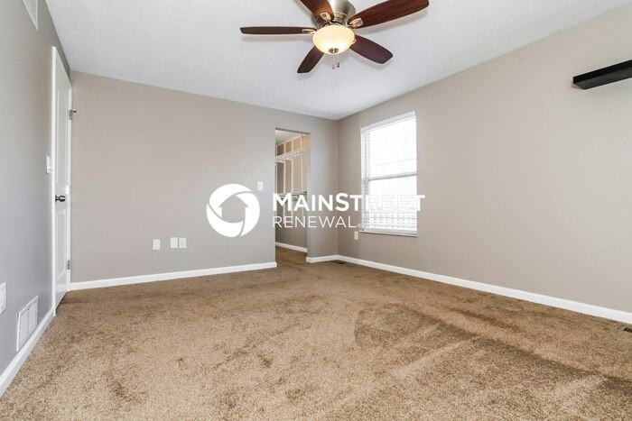 4784 Orangeburg Drive - Photo 7 of 17