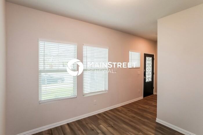 2116 Bellatrix Dr - Photo 4 of 17